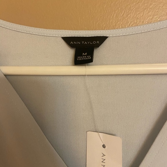 NWT Ann Taylor Blouse - Picture 2 of 3